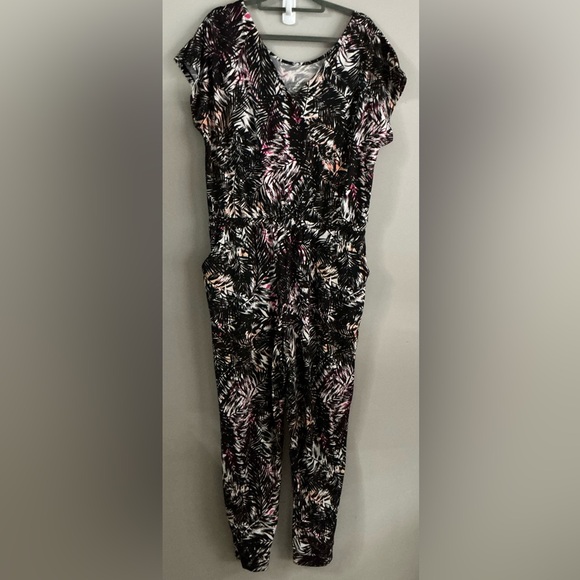 Cuddl Duds Pants - Cuddl Duds Jumpsuit LP Black Palms NEVER WORN